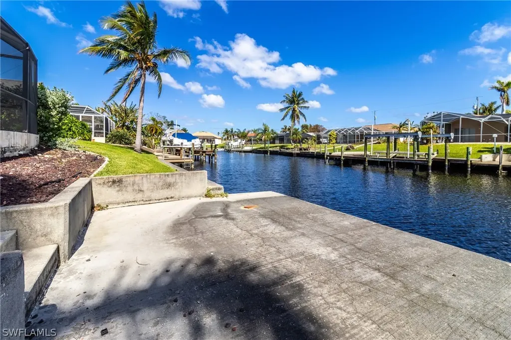 2523 SE 24th Place Cape Coral FL 33904