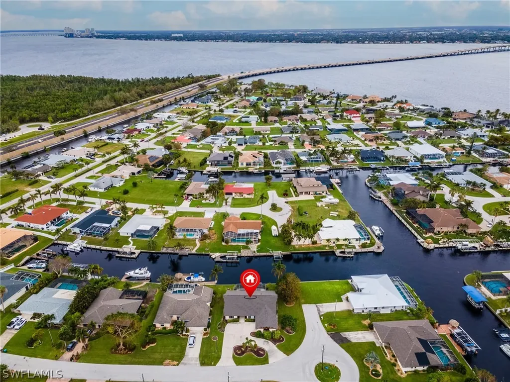 2523 SE 24th Place Cape Coral FL 33904