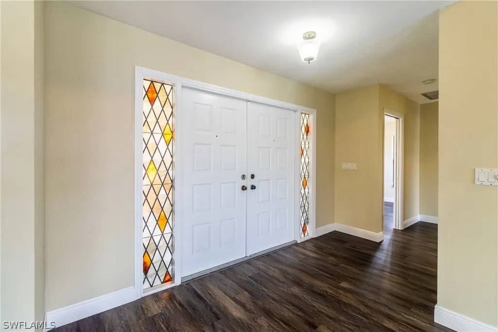 2523 SE 24th Place Cape Coral FL 33904