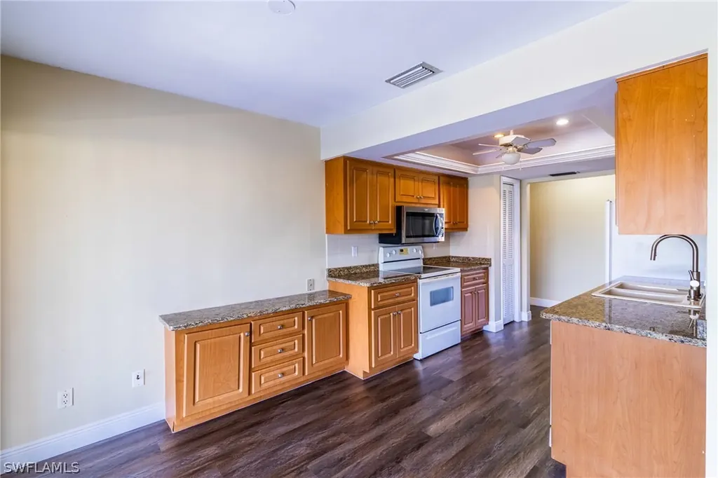 2523 SE 24th Place Cape Coral FL 33904