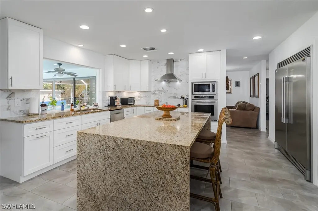 661 E Valley Drive Bonita Springs FL 34134