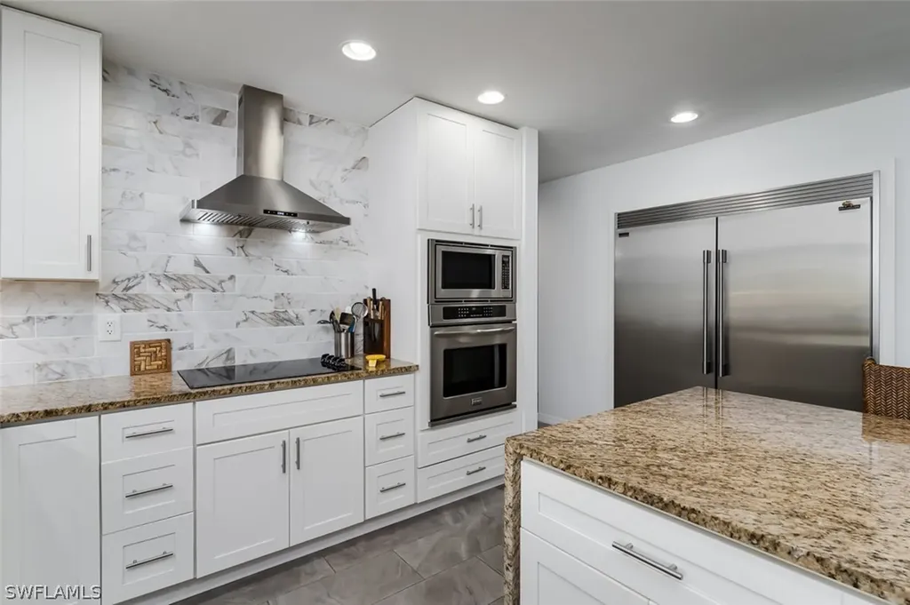 661 E Valley Drive Bonita Springs FL 34134