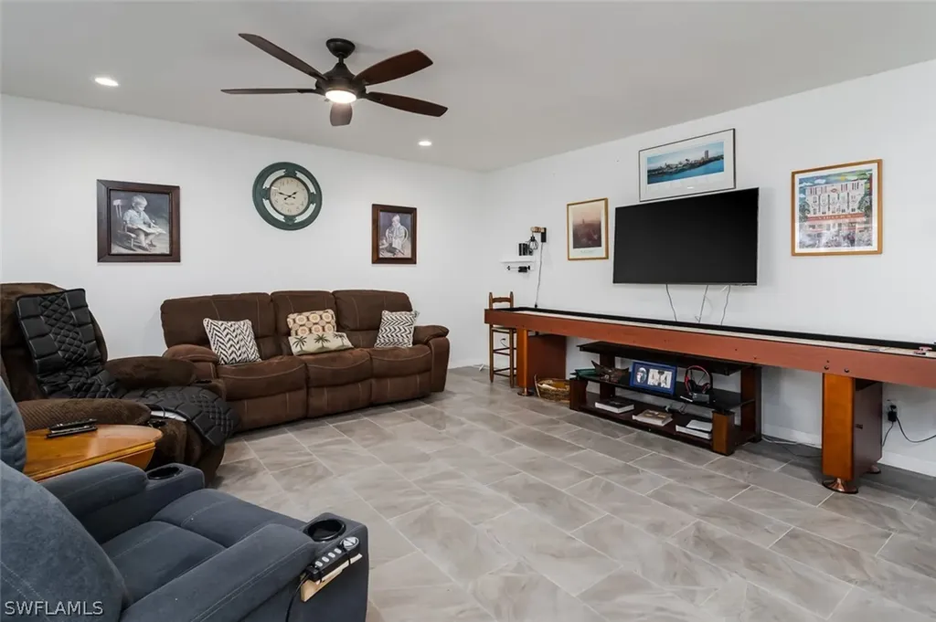 661 E Valley Drive Bonita Springs FL 34134