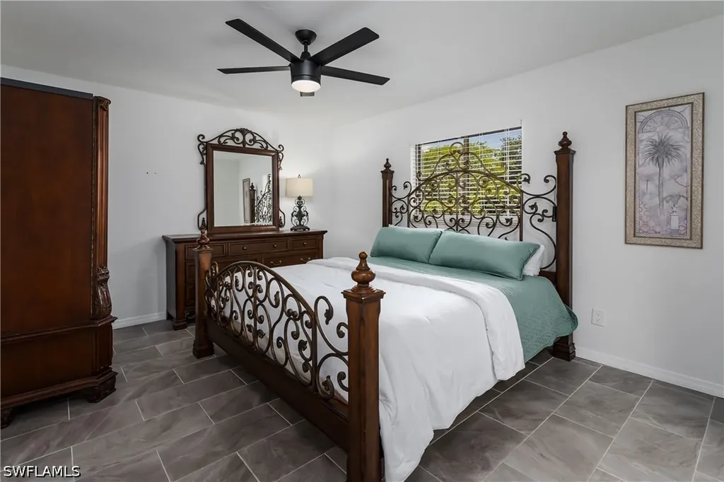 661 E Valley Drive Bonita Springs FL 34134
