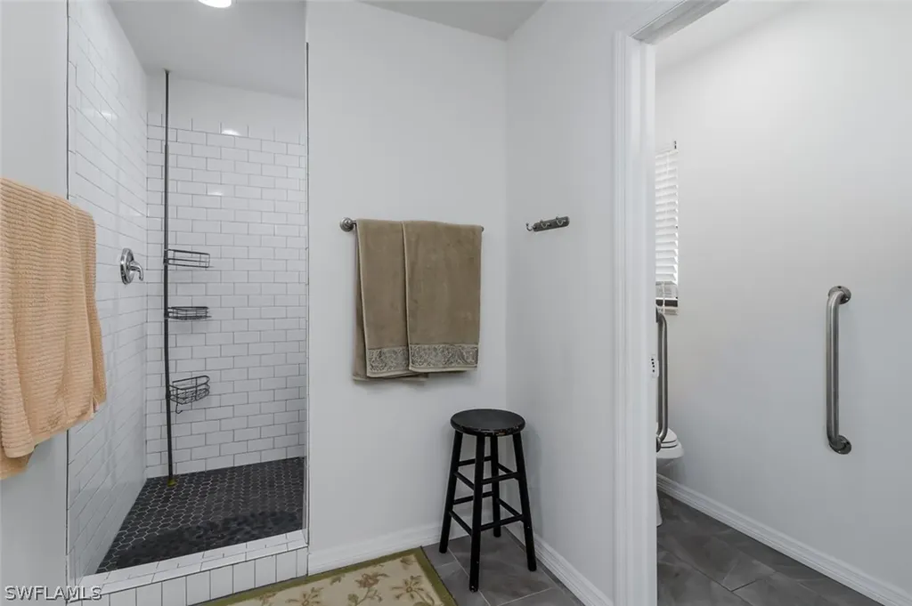 661 E Valley Drive Bonita Springs FL 34134