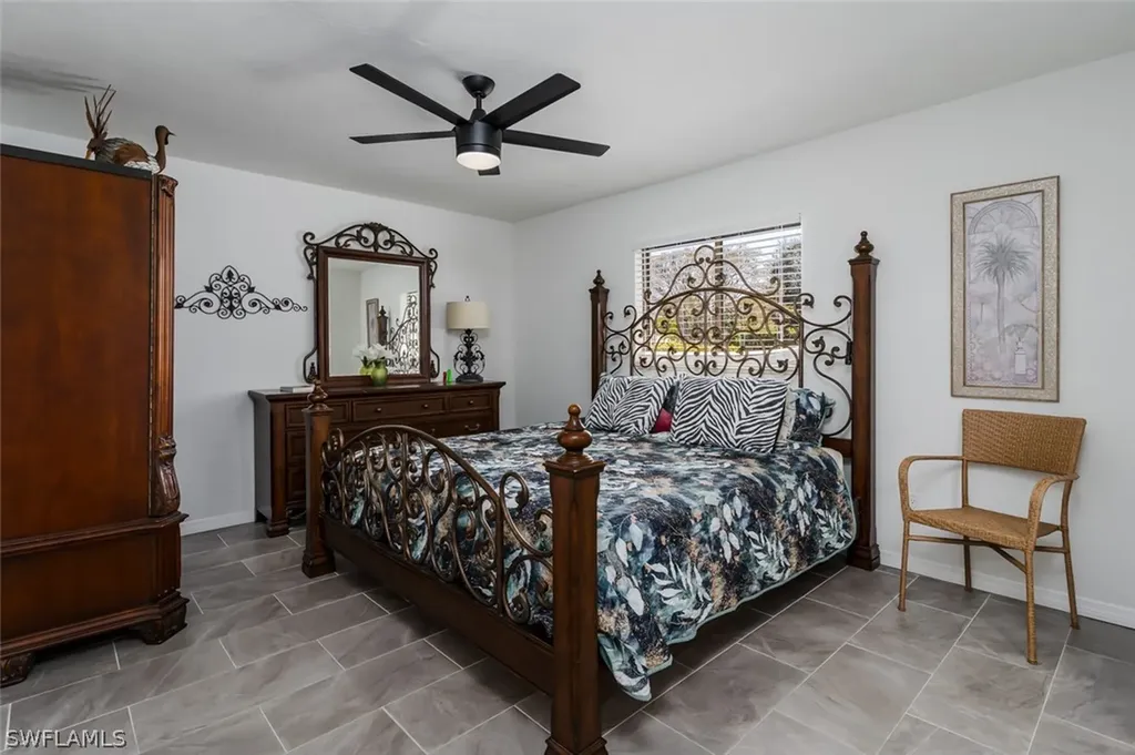 661 E Valley Drive Bonita Springs FL 34134