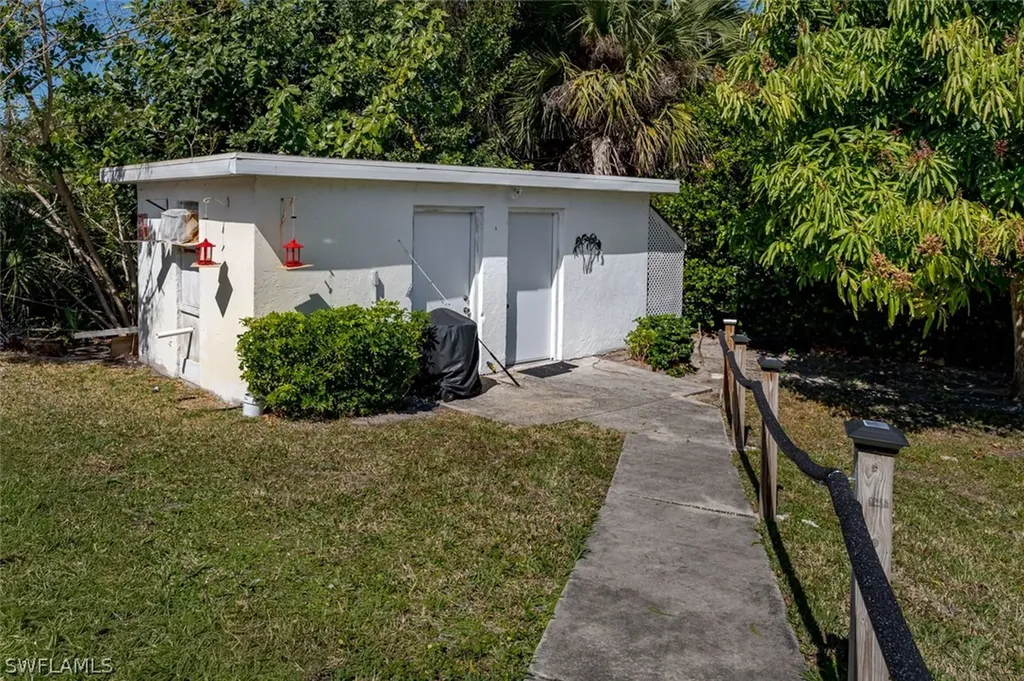 661 E Valley Drive Bonita Springs FL 34134