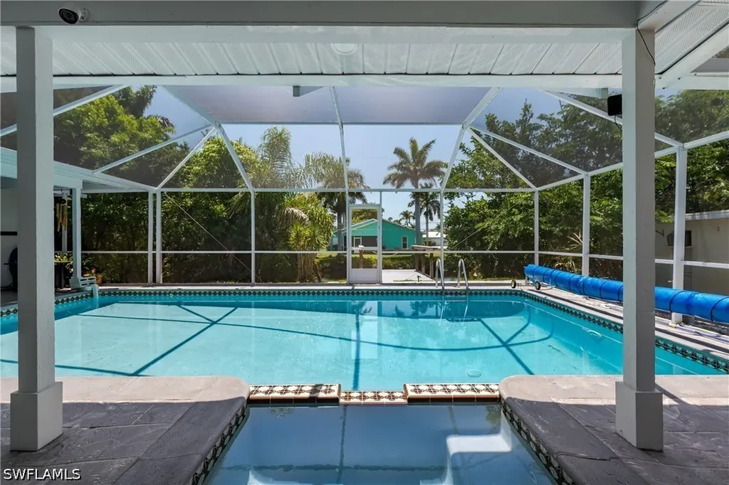 661 E Valley Drive Bonita Springs FL 34134
