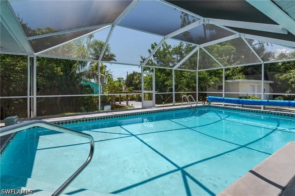 661 E Valley Drive Bonita Springs FL 34134