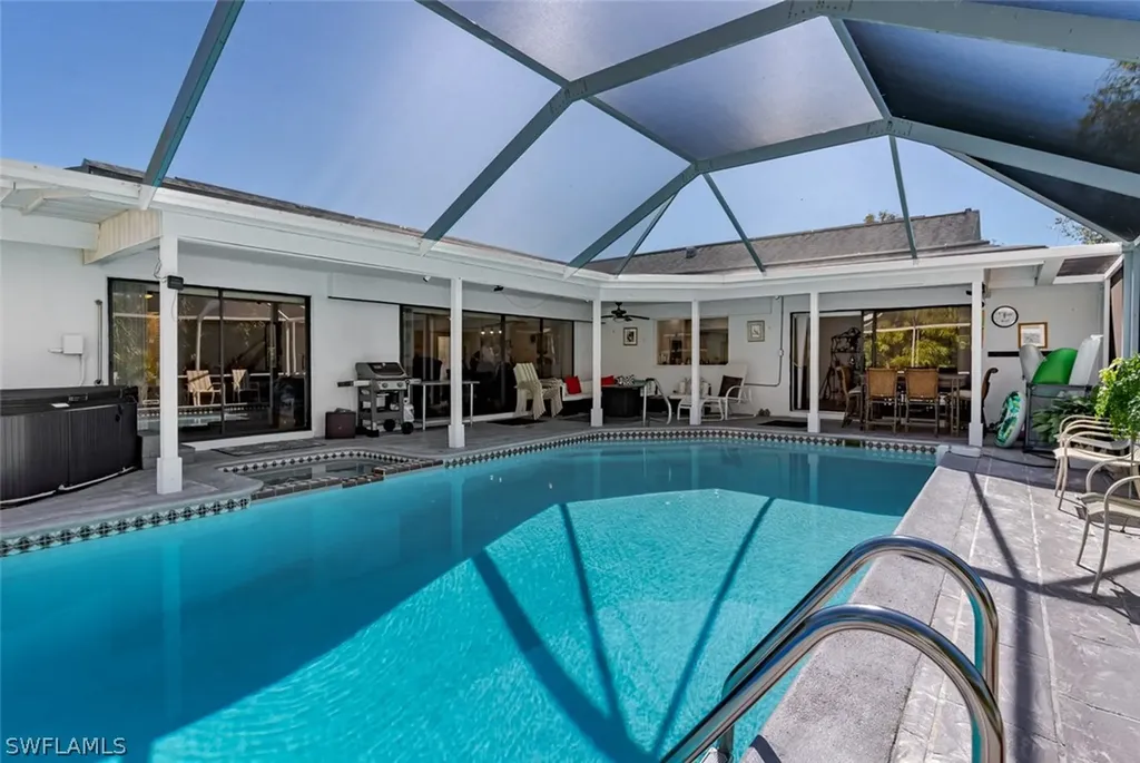 661 E Valley Drive Bonita Springs FL 34134