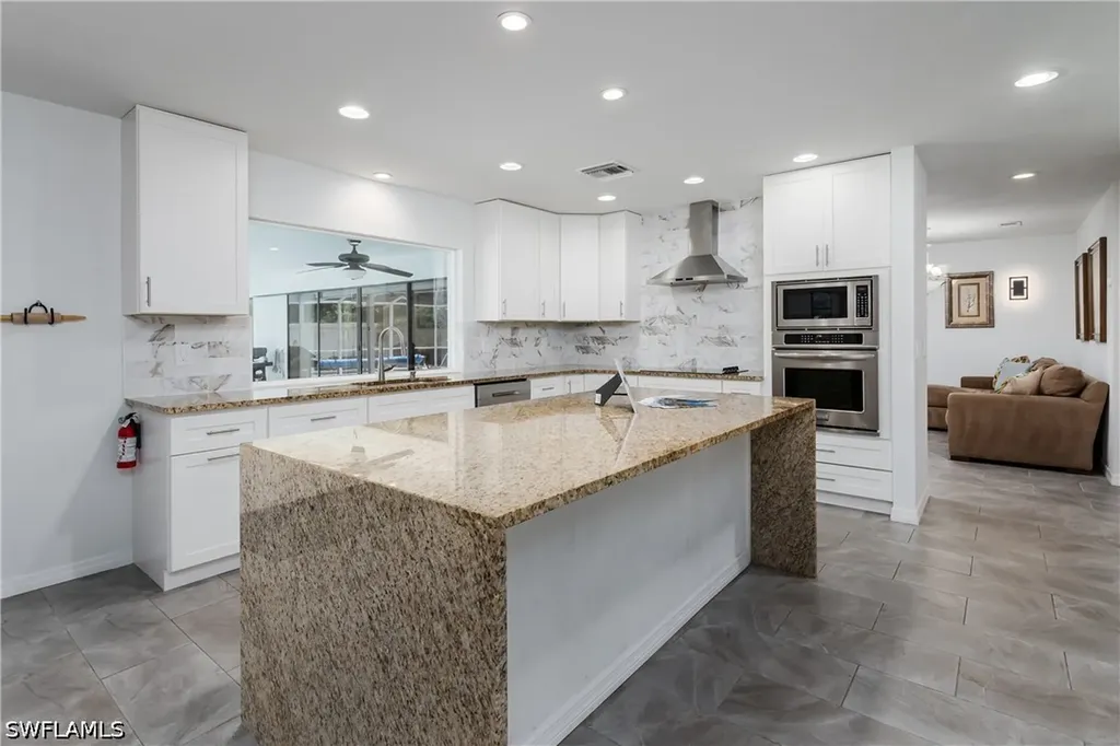 661 E Valley Drive Bonita Springs FL 34134