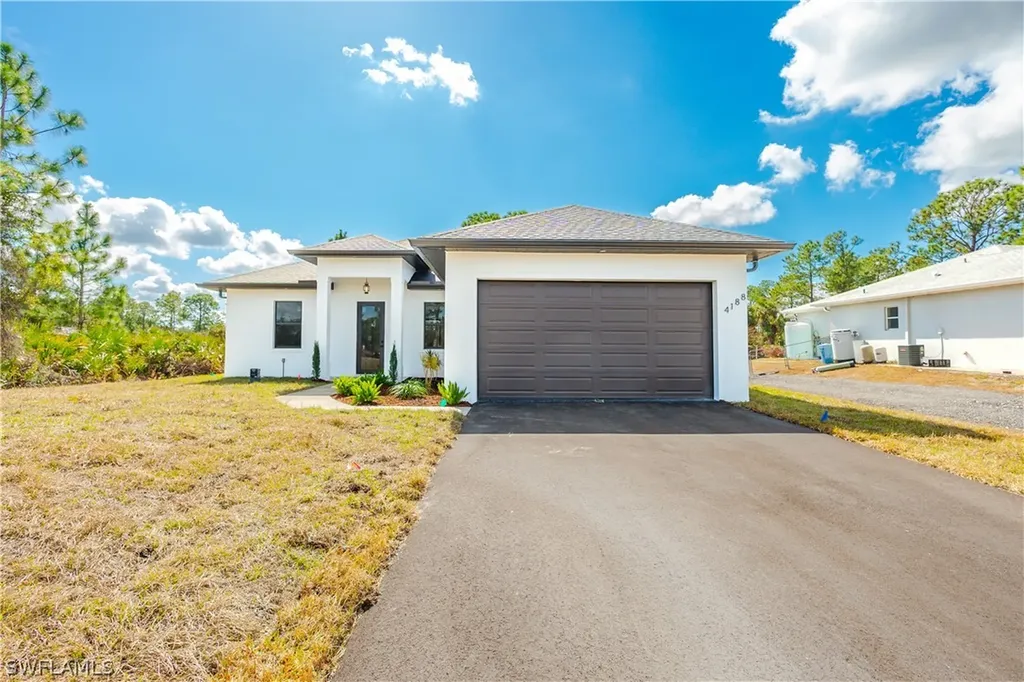 Naples FL, 4188 18TH Avenue NE