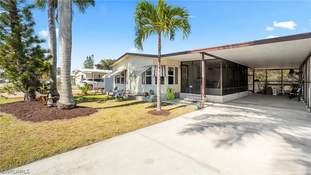 121 Grassy Key Lane Naples FL 34114
