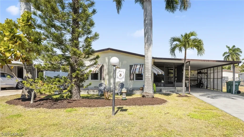 121 Grassy Key Lane Naples FL 34114