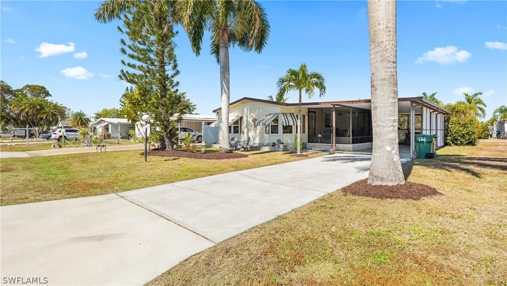 121 Grassy Key Lane Naples FL 34114