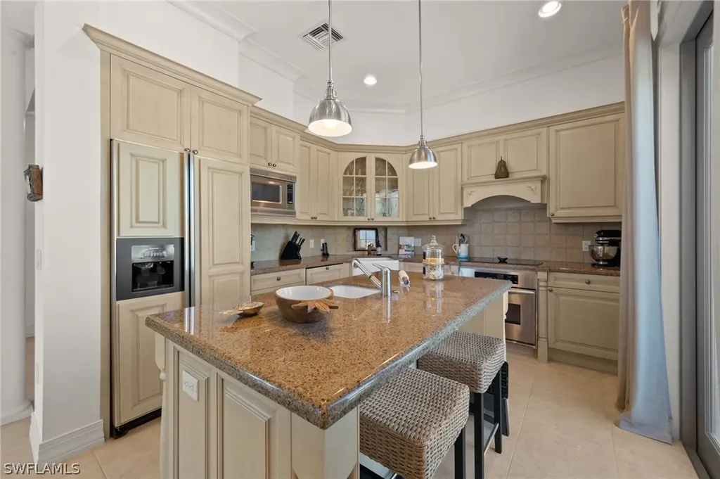380 10th Street S Naples FL 34102