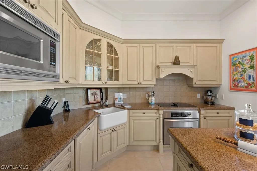 380 10th Street S Naples FL 34102