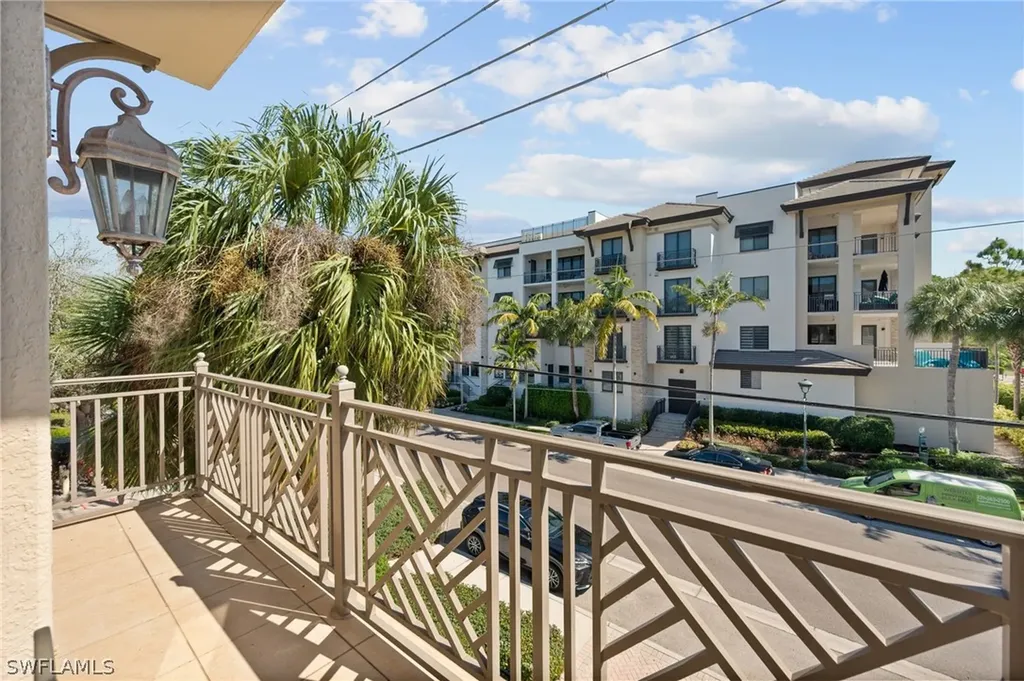380 10th Street S Naples FL 34102
