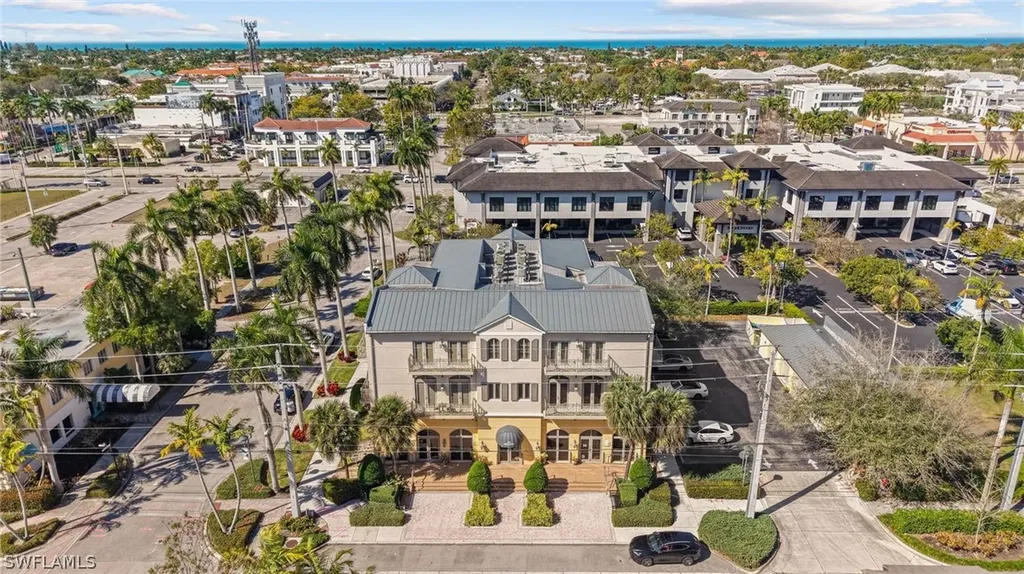 380 10th Street S Naples FL 34102