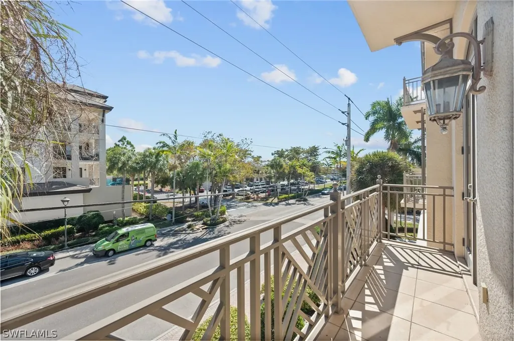 380 10th Street S Naples FL 34102