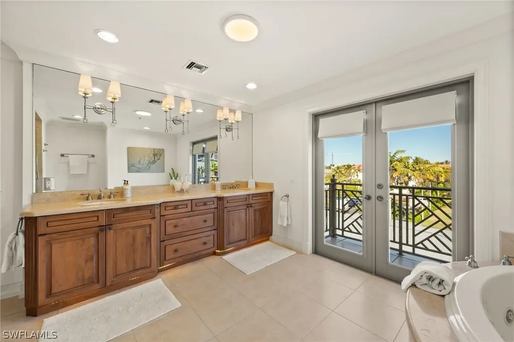 380 10th Street S Naples FL 34102