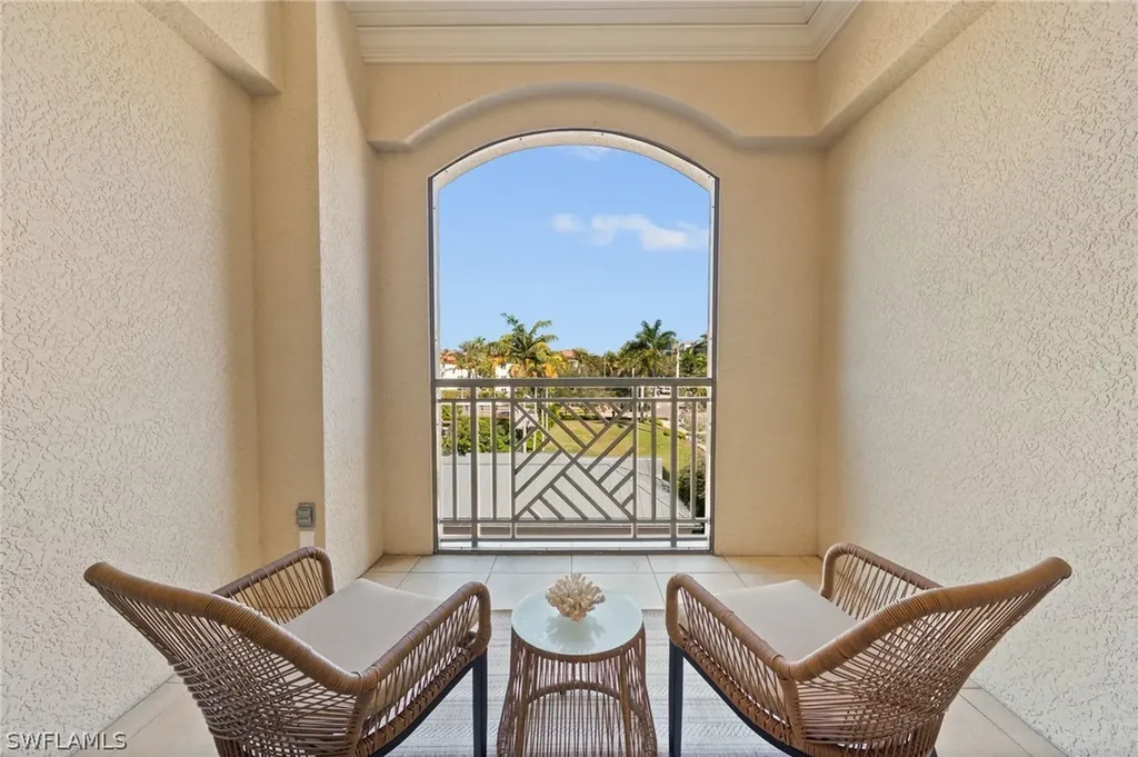380 10th Street S Naples FL 34102