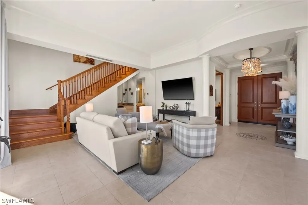 380 10th Street S Naples FL 34102