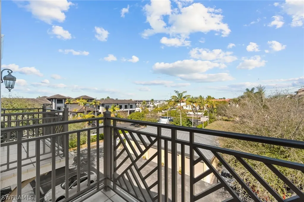 380 10th Street S Naples FL 34102