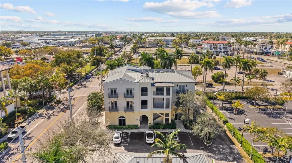 380 10th Street S Naples FL 34102