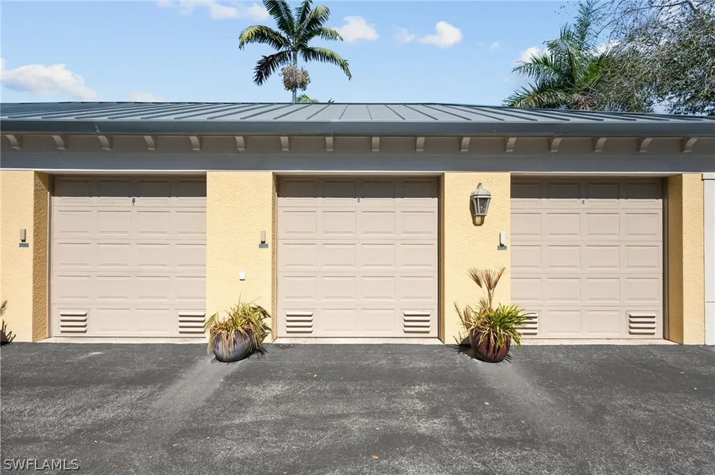 380 10th Street S Naples FL 34102