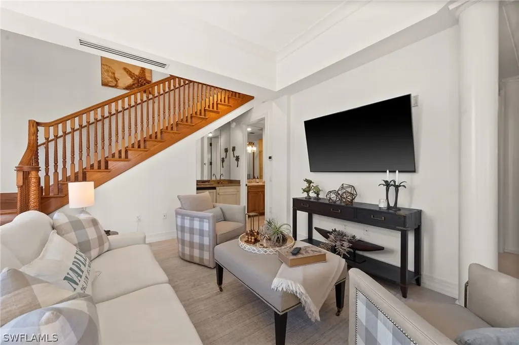 380 10th Street S Naples FL 34102