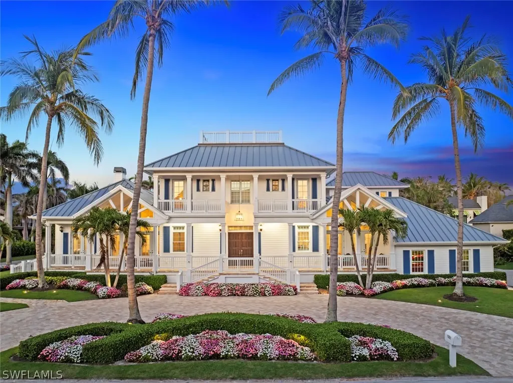 Naples FL, 1551 Gulf Shore Boulevard S