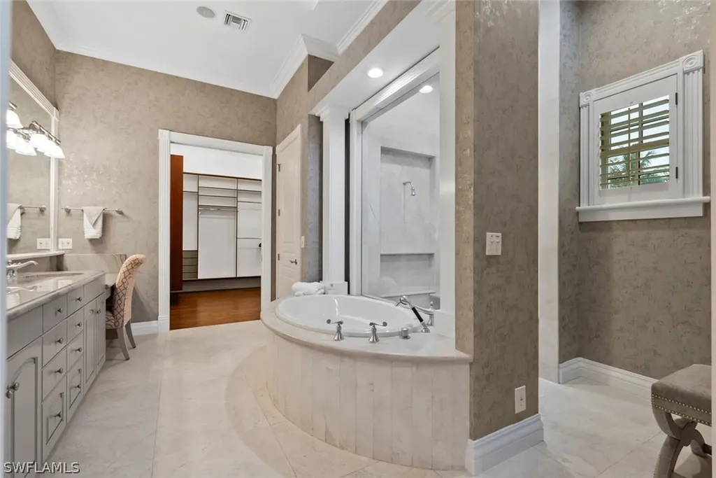 1551 Gulf Shore Boulevard S Naples FL 34102