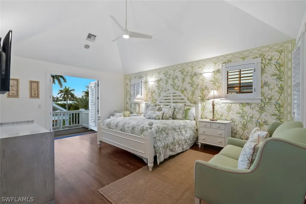 1551 Gulf Shore Boulevard S Naples FL 34102