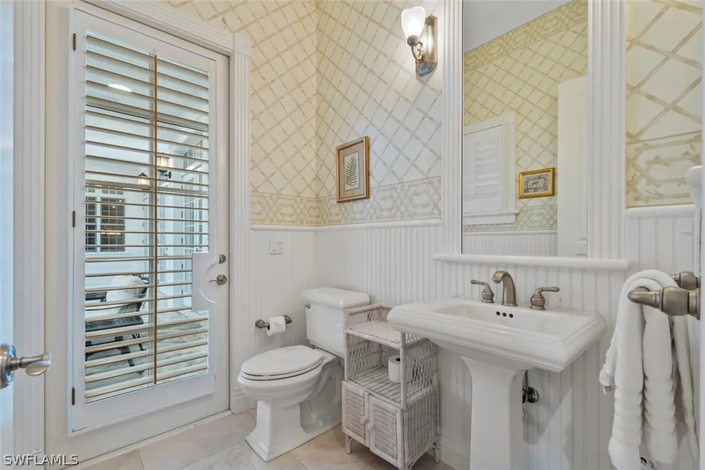 1551 Gulf Shore Boulevard S Naples FL 34102