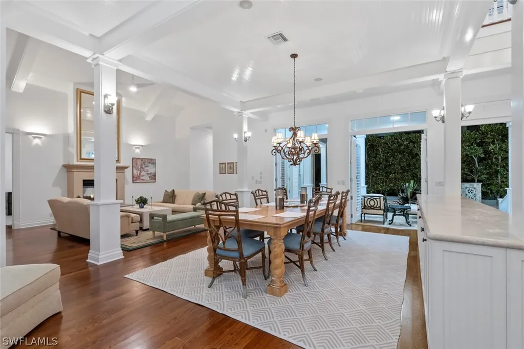 1551 Gulf Shore Boulevard S Naples FL 34102