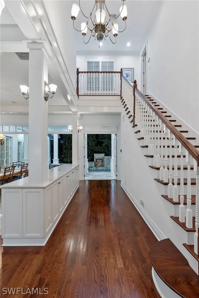 1551 Gulf Shore Boulevard S Naples FL 34102