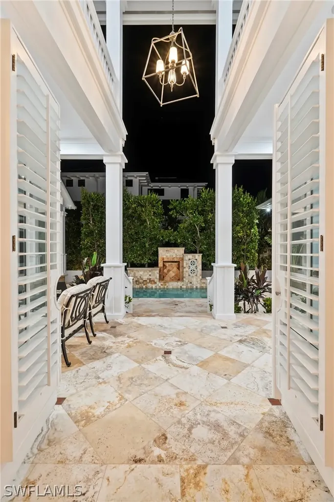 1551 Gulf Shore Boulevard S Naples FL 34102