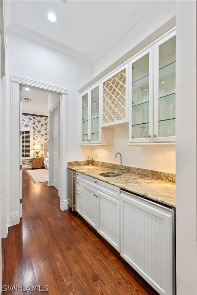 1551 Gulf Shore Boulevard S Naples FL 34102