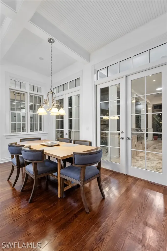 1551 Gulf Shore Boulevard S Naples FL 34102