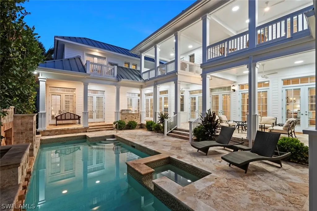 1551 Gulf Shore Boulevard S Naples FL 34102