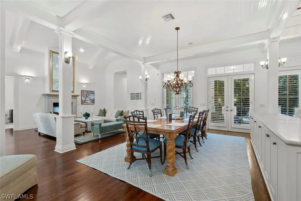 1551 Gulf Shore Boulevard S Naples FL 34102