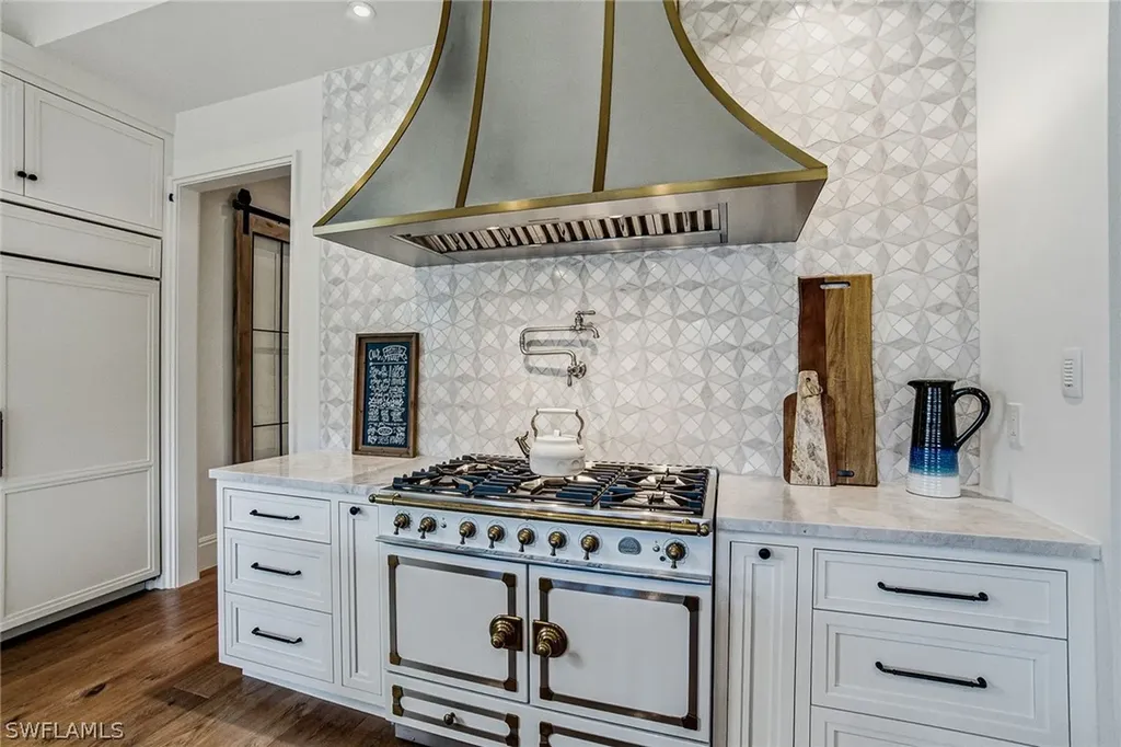 325 Cocohatchee Boulevard Naples FL 34110