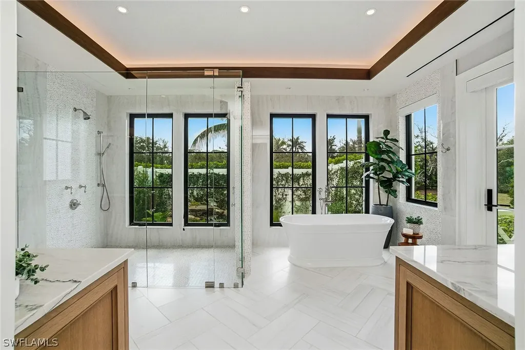325 Cocohatchee Boulevard Naples FL 34110