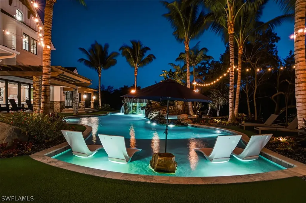 325 Cocohatchee Boulevard Naples FL 34110