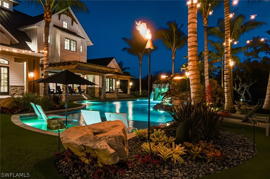 325 Cocohatchee Boulevard Naples FL 34110