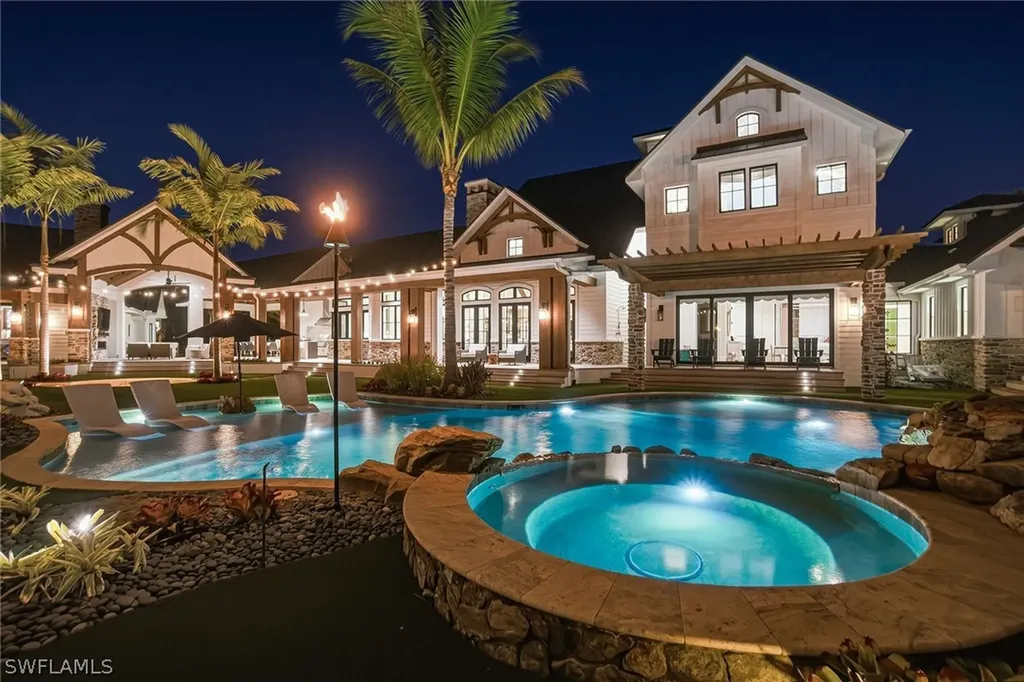 325 Cocohatchee Boulevard Naples FL 34110