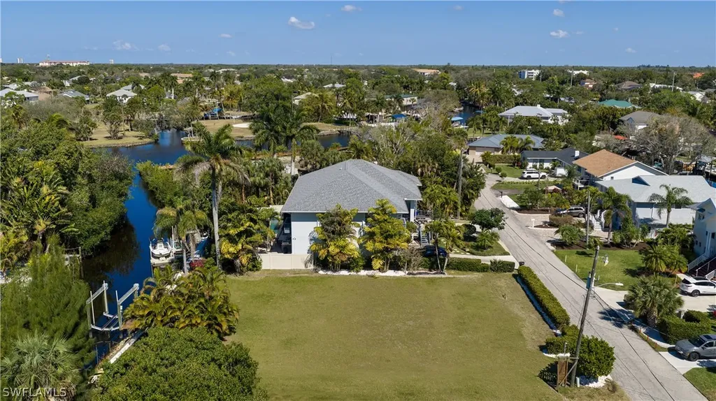 27257 Barbarosa Street Bonita Springs FL 34135