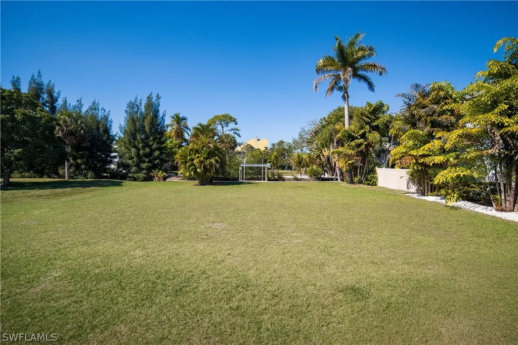 27257 Barbarosa Street Bonita Springs FL 34135