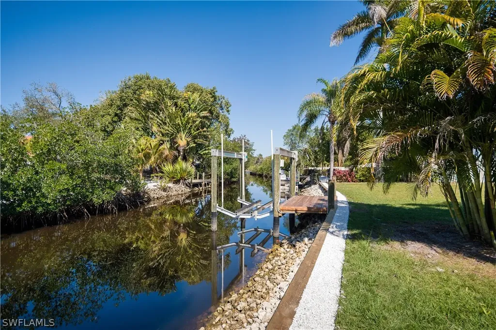 27257 Barbarosa Street Bonita Springs FL 34135